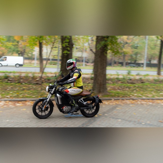 ЭлектроМотоцикл Horwin CR6 PRO