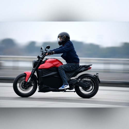 Электромотоцикл Rezon Bohemia