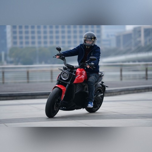 Электромотоцикл Rezon Bohemia