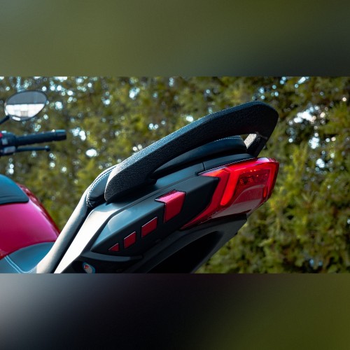 Электромотоцикл Rezon Bohemia