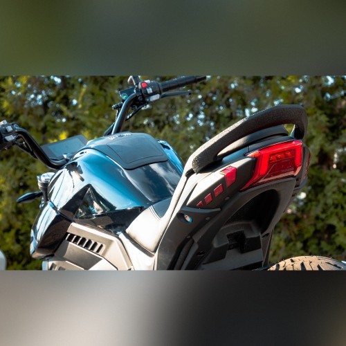 Электромотоцикл Rezon Bohemia