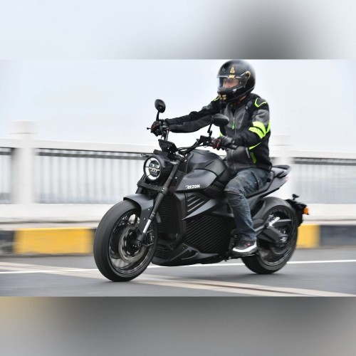 Электромотоцикл Rezon Bohemia