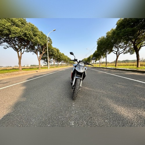 Премиальный спортивный электромотоцикл Yadea K5 Kemper