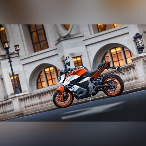 Премиальный спортивный электромотоцикл Yadea K5 Kemper