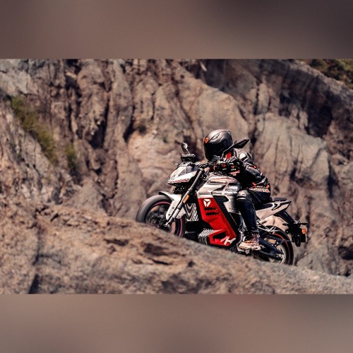 Премиальный спортивный электромотоцикл Yadea K5 Kemper