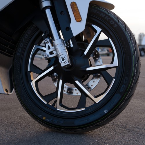 QJMOTOR RX5000D White 